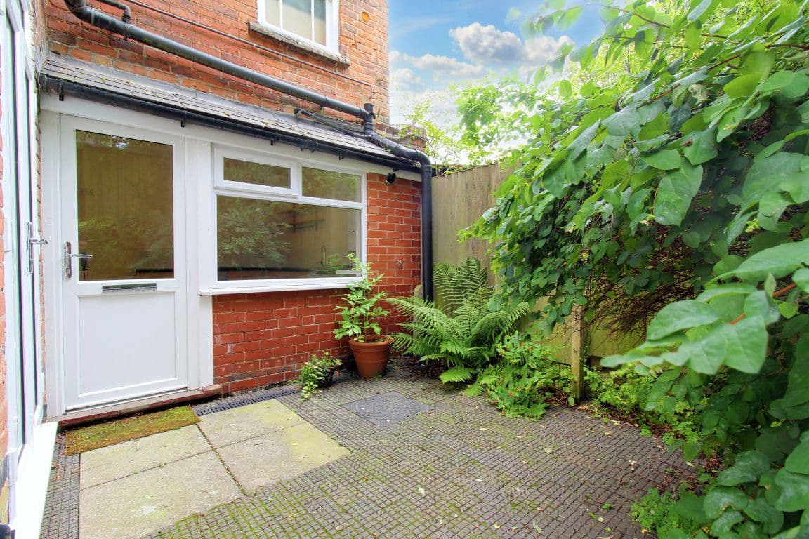 Private Road, Mapperley, Nottingham, NG3 5FQ